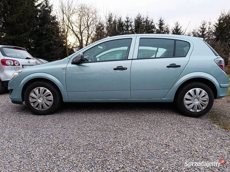 Niebieski Używany 2009 Opel Astra Hatchback | 16 800 zł (Drogi) - Obraz 1/4