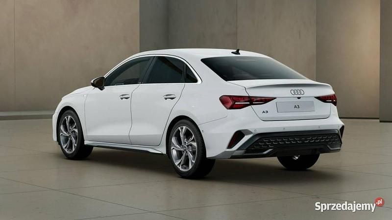 Używany Audi A3 Comfort 150 KM (110 kW) 2024 Biały Sedan/Limuzyna