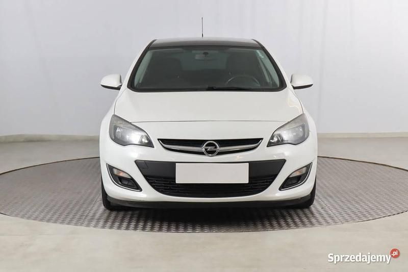 Biały Używany 2013 Opel Astra Hatchback | 17 999 zł (Dobra cena) - Obraz 1/4