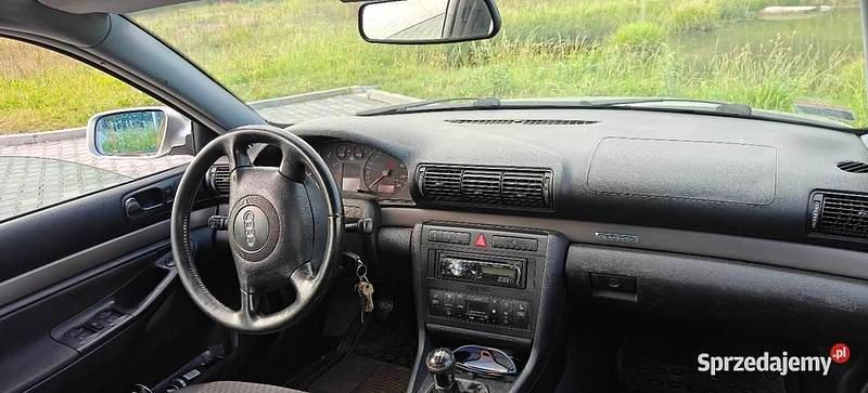 Używany Audi A4 1999 Srebrny Kombi