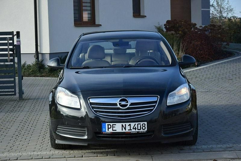 Używany Opel Insignia 180 KM (132 kW) 2010 Czarny Hatchback