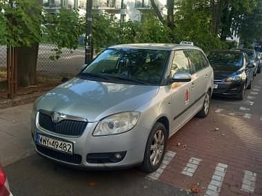 Srebrny Używany 2008 Skoda Fabia Hatchback | 8000 zł (Drogi) - Obraz 1/4