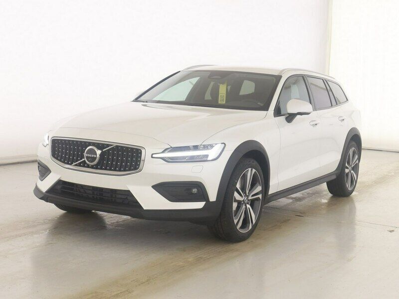 Biały Używany 2024 Volvo V60 CC Plus Kombi | 209 800 zł (Drogi) - Obraz 1/4