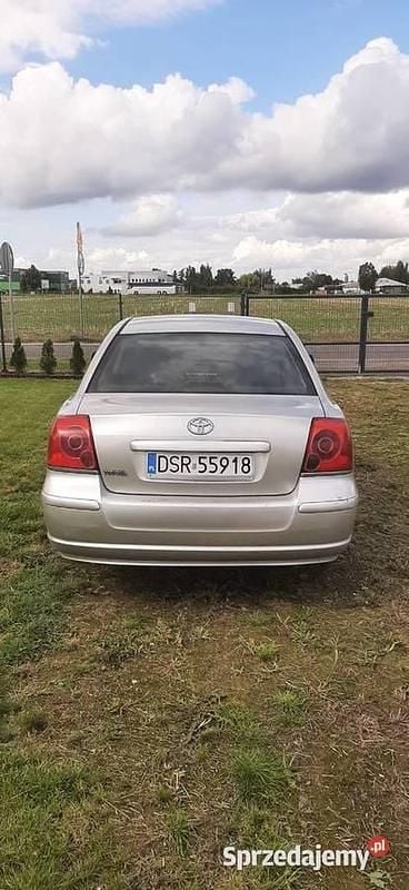 Srebrny Używany 2005 Toyota Avensis T2 Sedan/Limuzyna | 8900 zł (Uczciwa cena) - Obraz 1/4