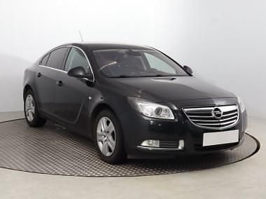 Używany Opel Insignia 160 KM (117 kW) 2010 Czarny Hatchback