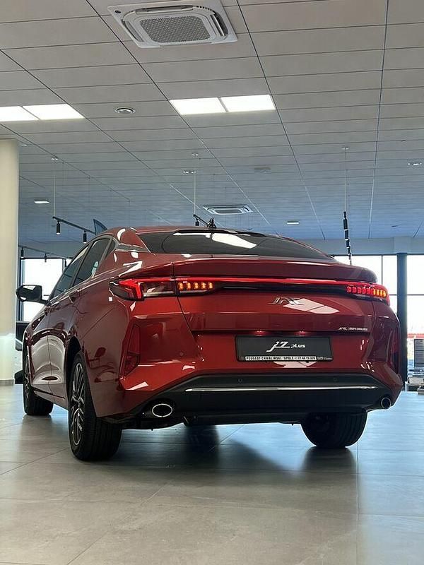 Nowe JAC J7 2025 Czerwony Sedan/Limuzyna