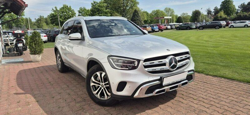 Inny Używany 2020 Mercedes GLC220 SUV | 128 800 zł - Obraz 1/4