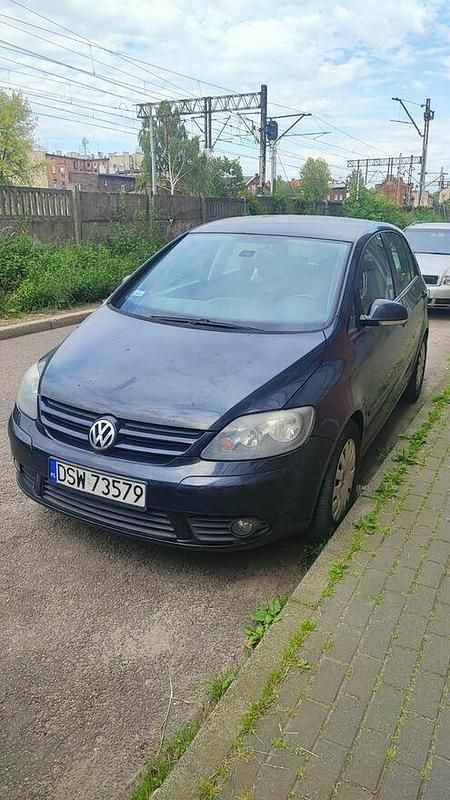 Czarny Używany 2006 VW Golf Plus Minivan | 11 000 zł (Uczciwa cena) - Obraz 1/4
