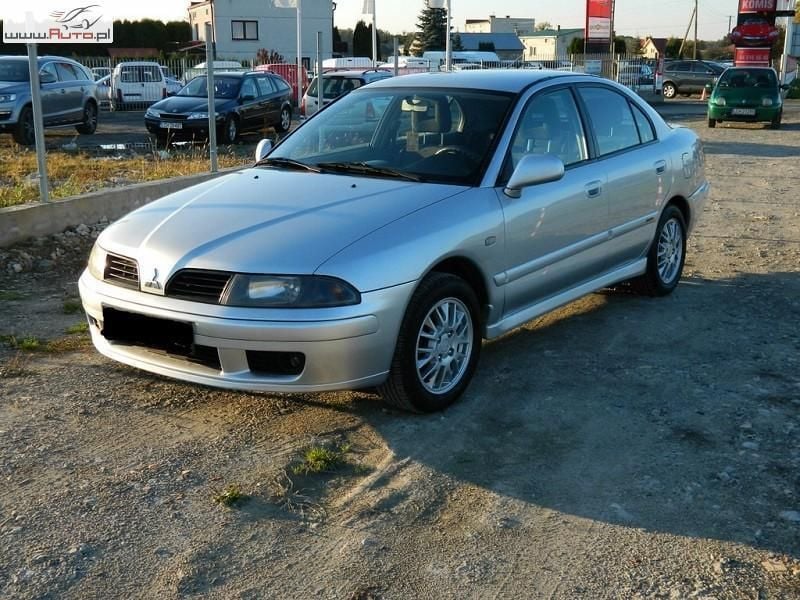Używany Mitsubishi Carisma 181 KM (133 kW) 2003 Srebrny Sedan/Limuzyna