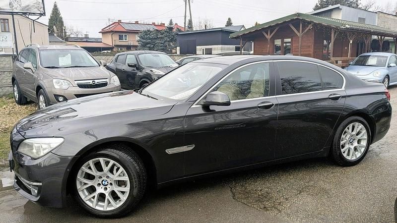 Używany BMW 730 258 KM (189 kW) 2015 Grafitowy Sedan/Limuzyna