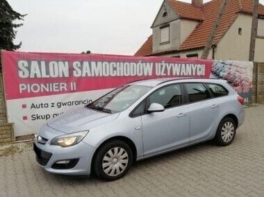 Inny kolor Używany 2014 Opel Astra Kombi | 31 900 zł (Dość drogi) - Obraz 1/4