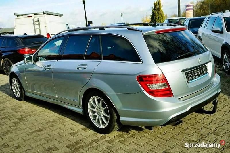 Używany Mercedes C200 136 KM (100 kW) 2013 Srebrny Kombi