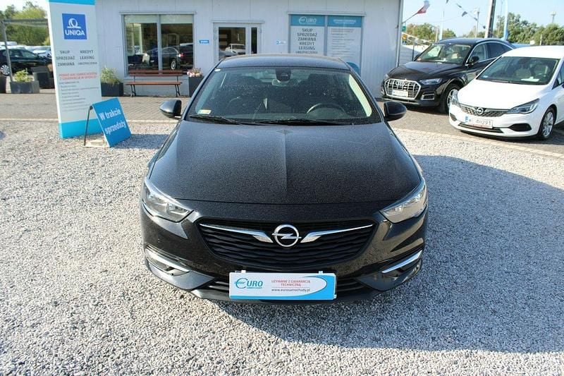 Czarny (metalik) Używany 2019 Opel Insignia Kombi | 44 552 zł (Super Cena) - Obraz 1/3