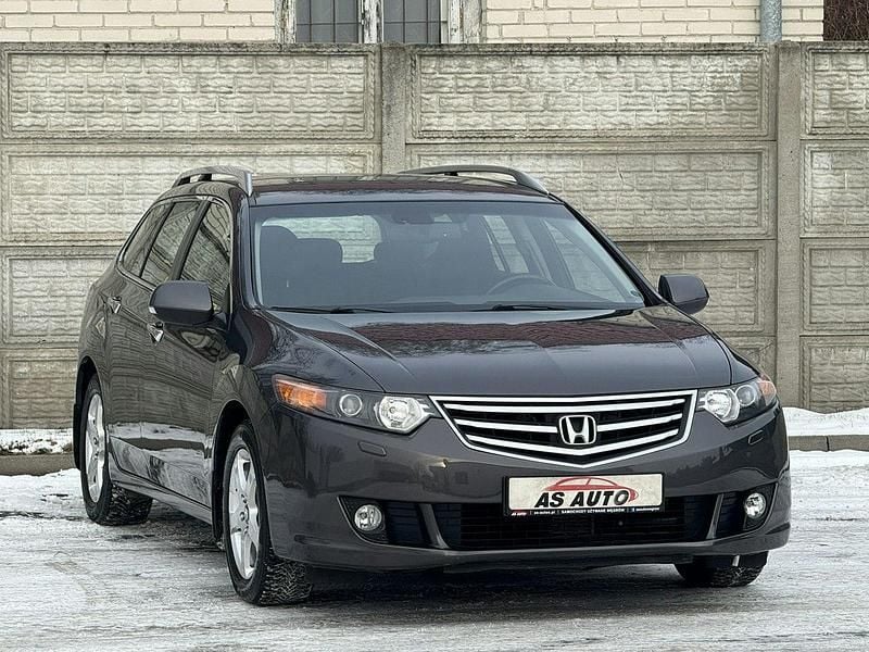 Używany Honda Accord Elegance 150 KM (110 kW) 2010 Grafitowy Kombi