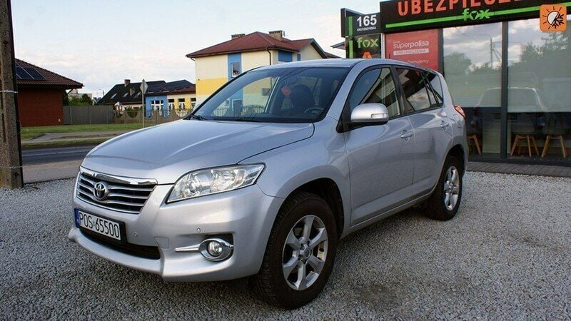 Srebrny Używany 2010 Toyota RAV4 SUV | 35 400 zł - Obraz 1/4