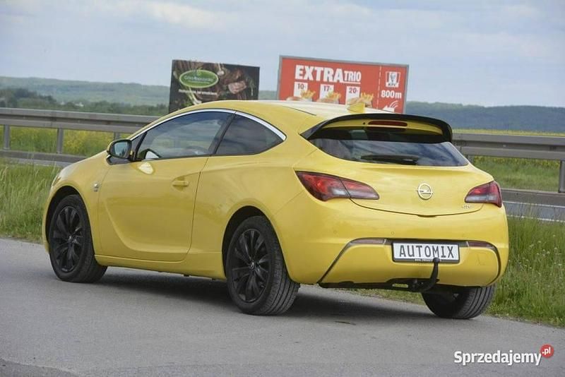 Używany Opel Astra GTC OPC 120 KM (88 kW) 2017 Żółty Hatchback