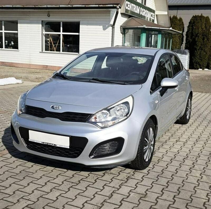 Używany Kia Rio 109 KM (80 kW) 2012 Srebrny Hatchback