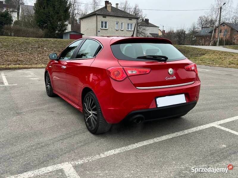 Czerwony Używany 2013 Alfa Romeo Giulietta Hatchback | 35 300 zł (Drogi) - Obraz 1/4