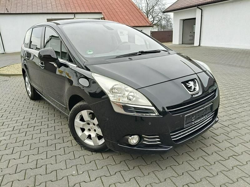 Czarny Używany 2012 Peugeot 5008 Minivan | 20 900 zł (Dość drogi) - Obraz 1/4