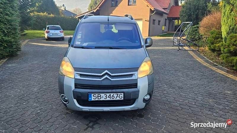 Szary Używany 2010 Citroën Berlingo XTR Minivan | 4900 zł (Uczciwa cena) - Obraz 1/4