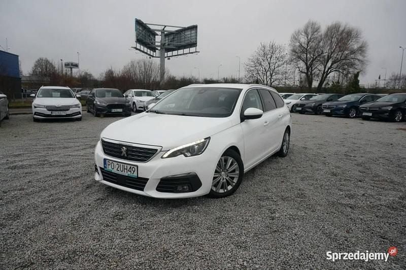 Biały Używany 2021 Peugeot 308 Allure Kombi | 41 000 zł (Uczciwa cena) - Obraz 1/4