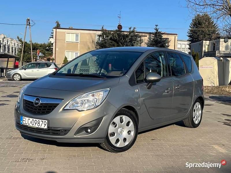 Używany Opel Meriva Enjoy 2013 Beżowy Minivan