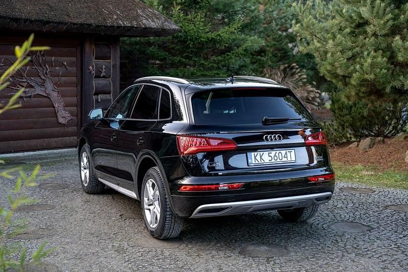 Używany Audi Q5 Premium 252 KM (185 kW) 2018 Czarny (metalik) SUV