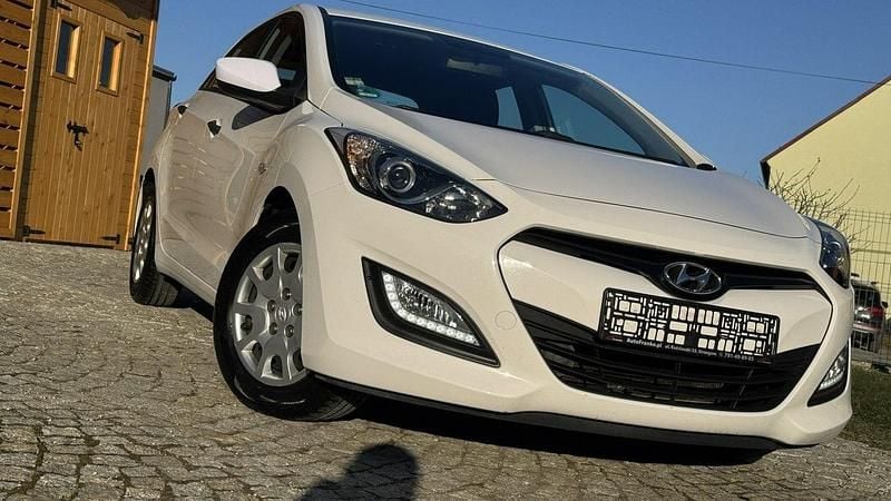 Używany Hyundai i30 100 KM (73 kW) 2012 Biały Hatchback