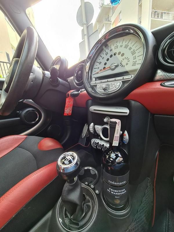 Używany Mini Cooper S 175 KM (128 kW) 2008 Czerwony (metalik) Hatchback