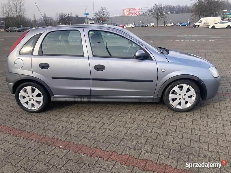 Używany Opel Corsa 2003 Srebrny Hatchback