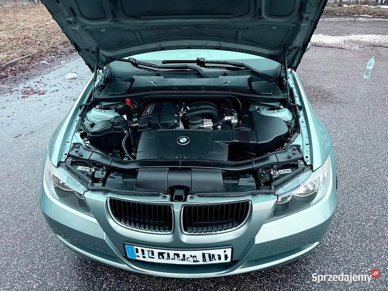 Używany BMW 318 129 KM (94 kW) 2007 Srebrny Sedan/Limuzyna