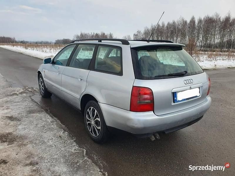 Używany Audi A4 1997 Srebrny Kombi