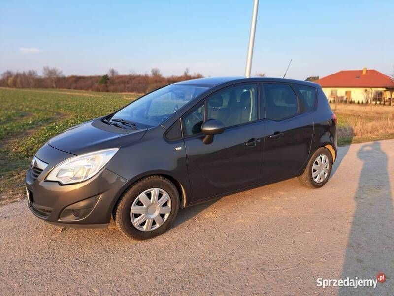 Grafitowy Używany 2011 Opel Meriva Minivan | 18 600 zł (Dobra cena) - Obraz 1/4