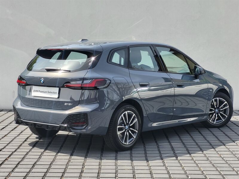 Używany BMW 218 Active Tourer Luxury Line 136 KM (100 kW) 2023 Szary sparkling copper metalizowany Minivan