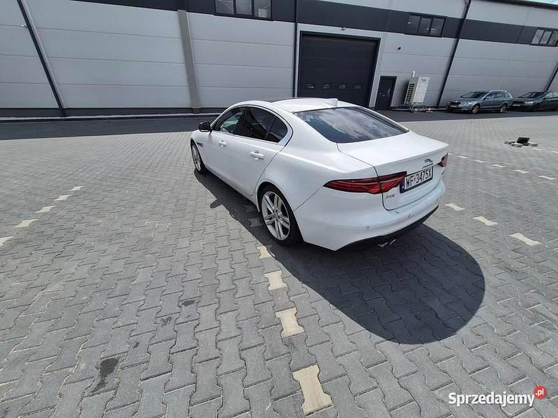 Używany 2022 Jaguar XE Sedan/Limuzyna | 107 810 zł - Obraz 1/4