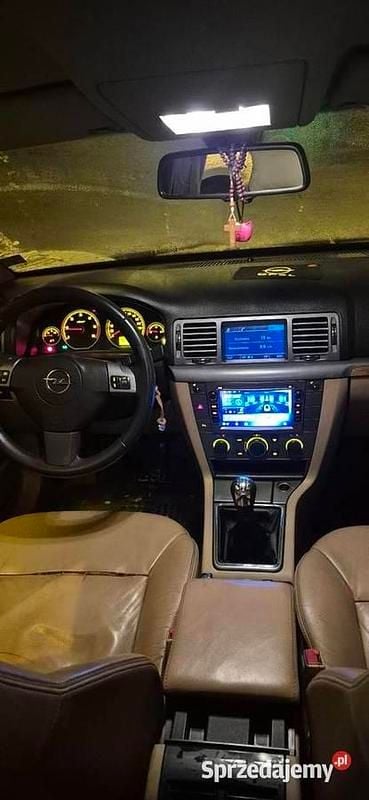 Używany Opel Vectra Cosmo 2005 Granatowy Kombi