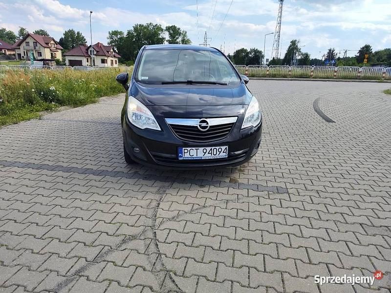 Czarny Używany 2012 Opel Meriva Minivan | 8000 zł (Super Cena) - Obraz 1/4