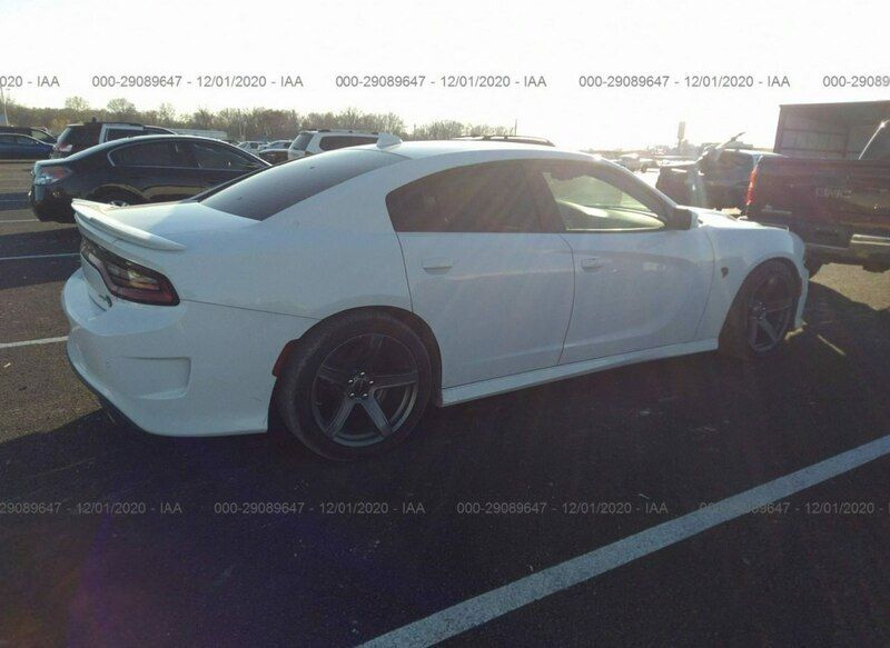 Używany Dodge Charger 707 KM (519 kW) 2018 Biały Sedan/Limuzyna