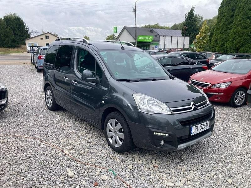 Szary (metalik) Używany 2017 Citroën Berlingo Minivan | 33 900 zł (Dobra cena) - Obraz 1/4
