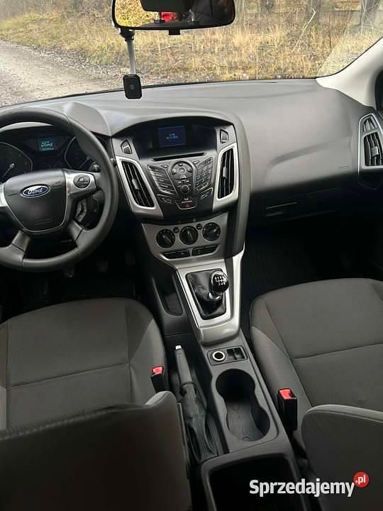 Używany Ford Focus 2011 Granatowy Kombi