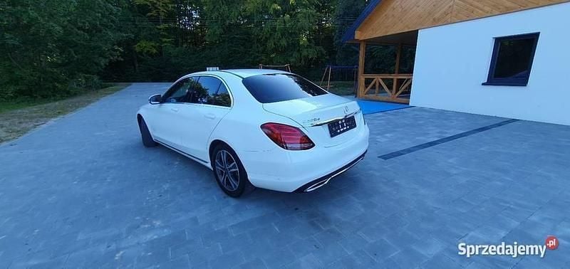 Biały Używany 2017 Mercedes C220 Sedan/Limuzyna | 63 000 zł - Obraz 1/4