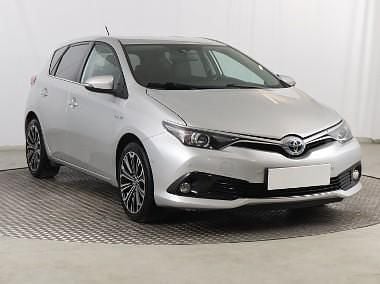 Używany Toyota Auris 136 KM (100 kW) 2013 Srebrny Hatchback