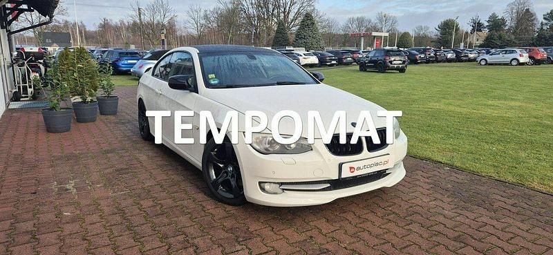 Używany BMW 325 218 KM (160 kW) 2010 Biały Coupe