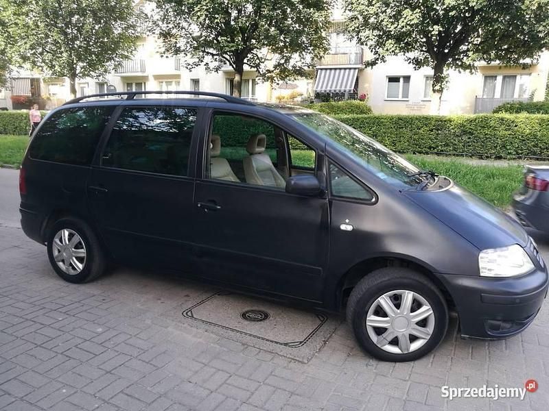 Czarny Używany 2002 VW Sharan R Minivan | 3999 zł - Obraz 1/4