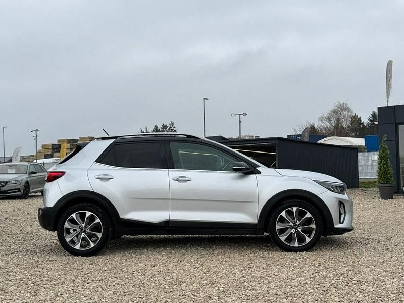 Używany Kia Stonic 120 KM (88 kW) 2020 Srebrny (metalik) SUV
