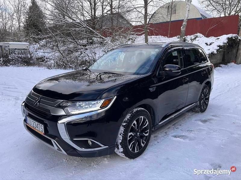 Używany Mitsubishi Outlander 2018 Czarny SUV