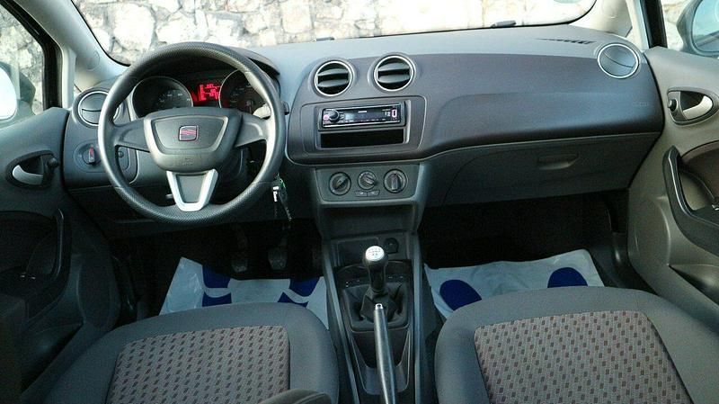 Używany Seat Ibiza 60 KM (44 kW) 2010 Czarny Hatchback