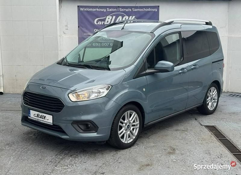 Używany Ford Tourneo Courier 100 KM (73 kW) 2021 Niebieski Minivan