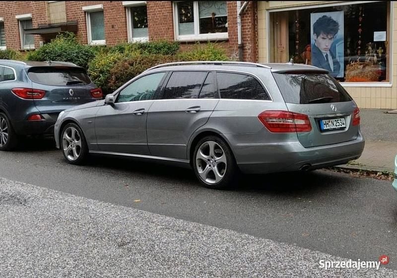 Używany 2012 Mercedes E250 Avantgarde | 49 990 zł - Obraz 1/4