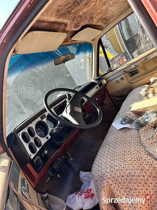 Używany Chevrolet Silverado 1985 Brązowy Sedan/Limuzyna